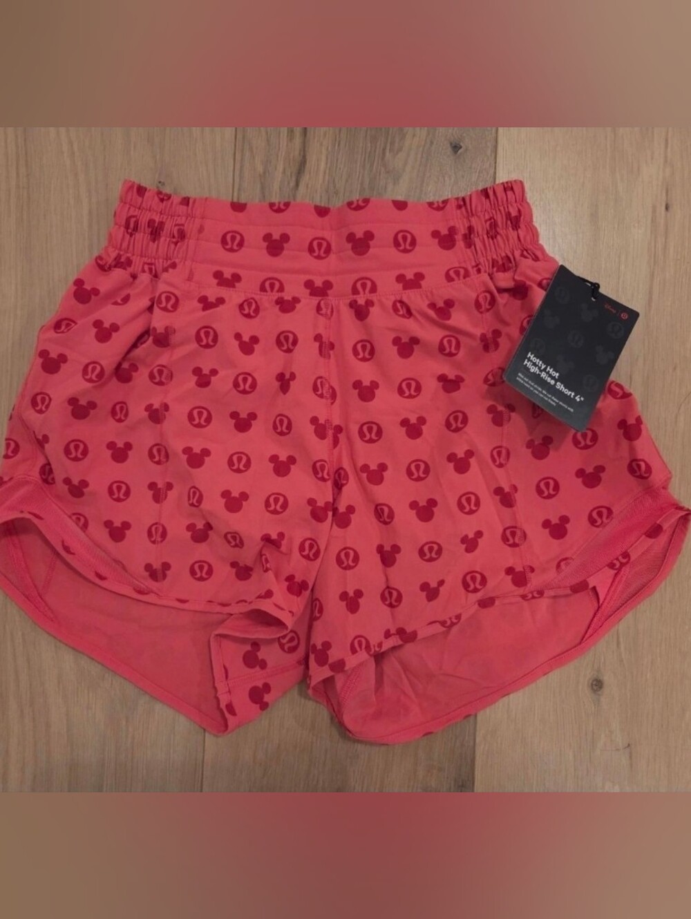 Lululemon Hotty Hot HR Short 4" Disney Classic Pink Size 2
